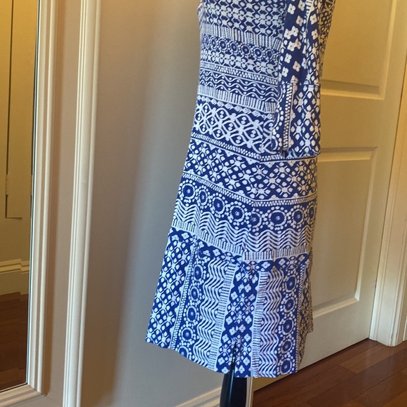 Vineyard Vines Batik Blue & White dress - size xs (fits like small) - Picture 3 of 5